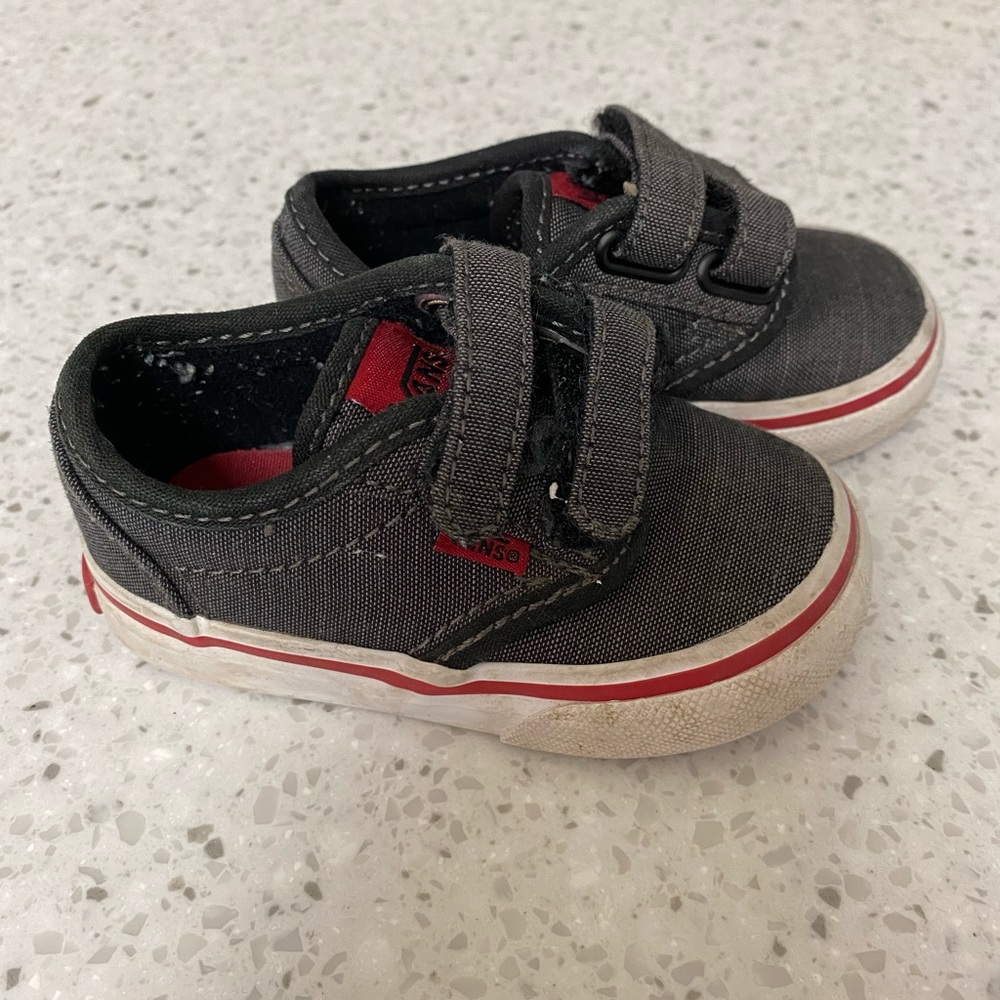 Toddler vans size 4